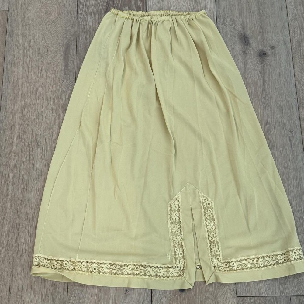 Vintage 1960s–1970s Yellow Nylon Half Slip Skirt With Lace Trim Detail Repair XS